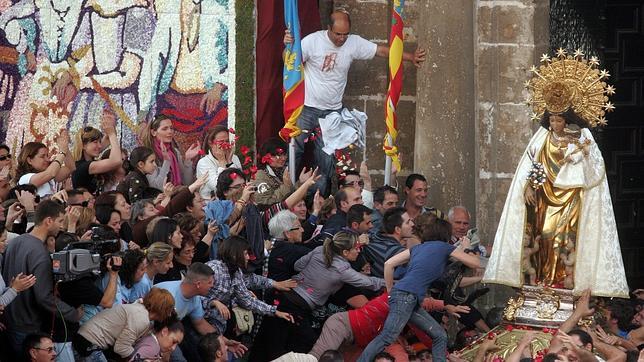 Guía de actos de la festividad de la Virgen de los Desamparados 2015