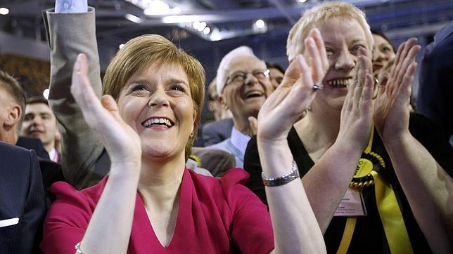 El SNP arrasa en Escocia y se convierte en la tercera fuerza en el Parlamento británico