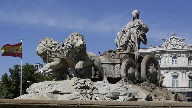 La desaparecida pieza de la Cibeles que acabó en las caballerizas de la Policía municipal