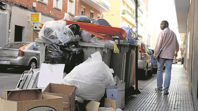 «Desaparecen» las montañas de basura en Villaverde, tras la denuncia de ABC