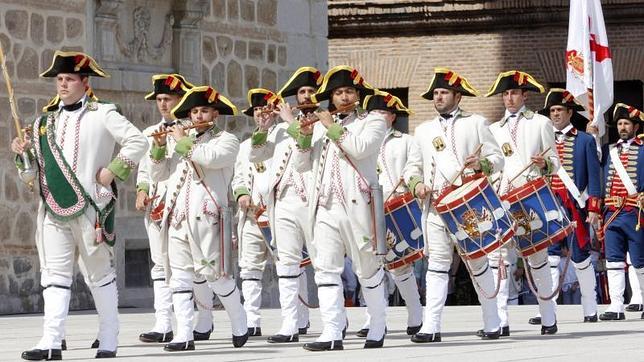 Cambio de guardia del Regimiento Inmemorial del Rey en el Alcázar de Toledo