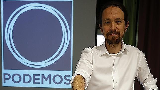 El logo de Podemos: un diseño «muy conservador» y un morado sin vinculación con la República para «asaltar el cielo»