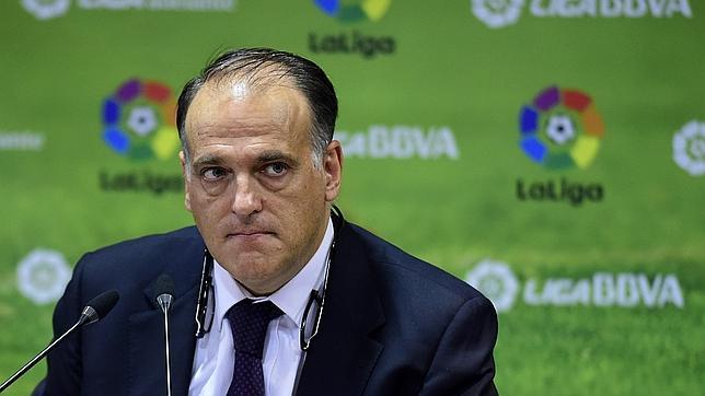 Tebas anuncia «avances» para tratar de evitar la huelga de futbolistas