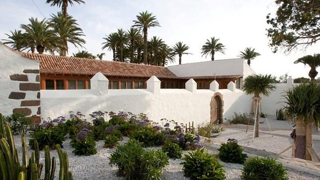 Entrada a la bella Casa Condal