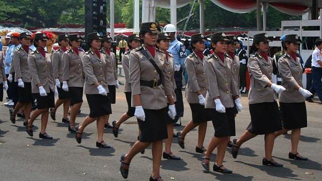 Reclaman abolir las pruebas de virginidad a mujeres en el Ejército indonesio