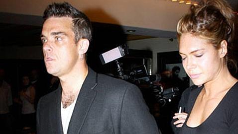 Robbie Williams y su mujer, denunciados por acoso sexual