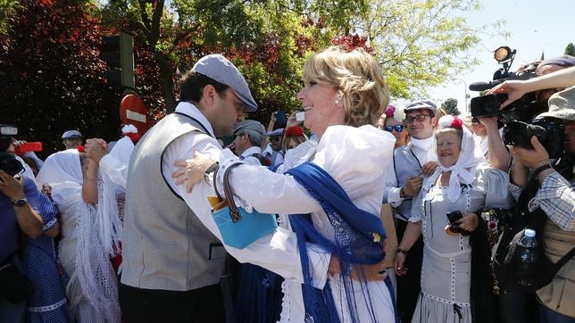 La oposición en bloque critica la ausencia de Aguirre en el acto central de San Isidro