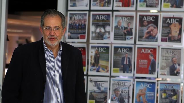 Miguel Henrique Otero, director de «El Nacional», durante una entrevista en ABC