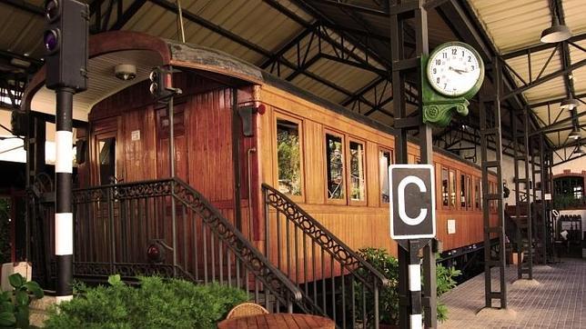 Su propietario tuvo la idea en 1987  para rememorar los antigúos coches-restaurantes