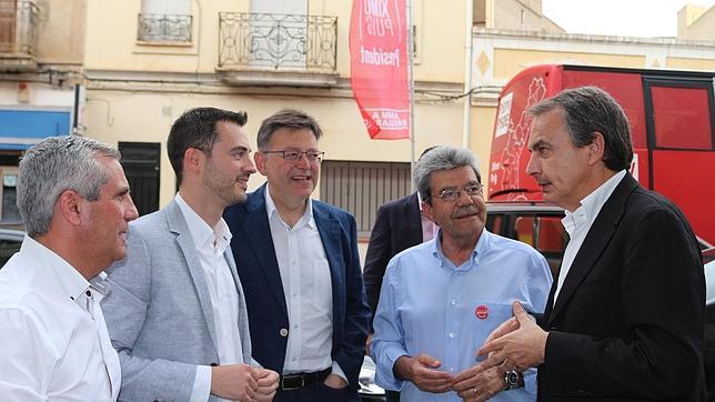 Ximo Puig planta a los estudiantes de Periodismo en un ciclo con los candidatos