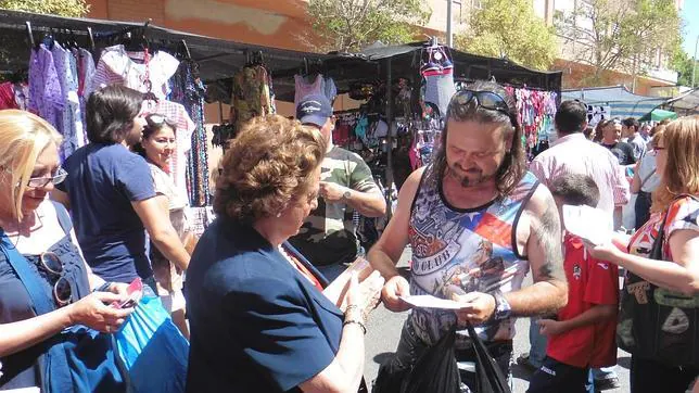 Imagen de Barberá durante su visita de este sábado al mercado de Benicalap