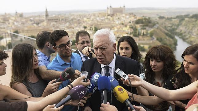 Margallo ha mantenido también un encuentro en Roma con el secretario de Estado de Relaciones con los Estados del Vaticano