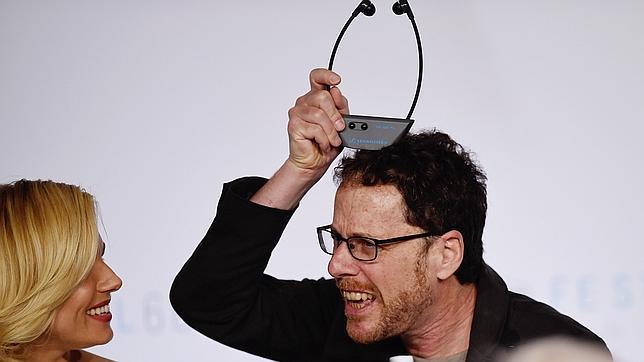 Sienna Miller y Ethan Coen