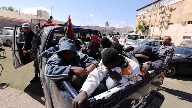 Los 28 esperan dar el primer paso para lanzar la misión contra mafias migratorias