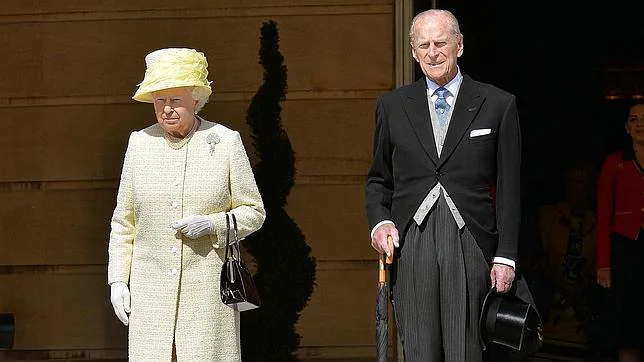 En la imagen el Duque de Edimburgo junto a la Reina de Inglaterra, su esposa