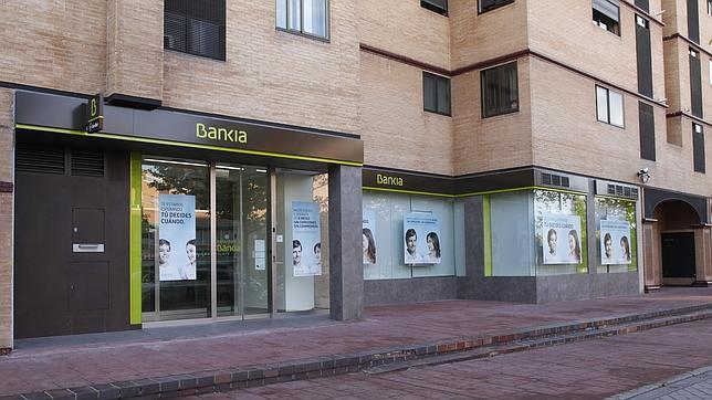 Fitch rebaja la nota de Bankia, BMN, Liberbank, Cajamar y Popular