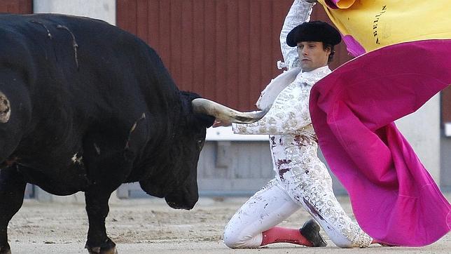 Abellán: «Majestad, es un honor brindarle este toro y es un orgullo ser español y juancarlista»