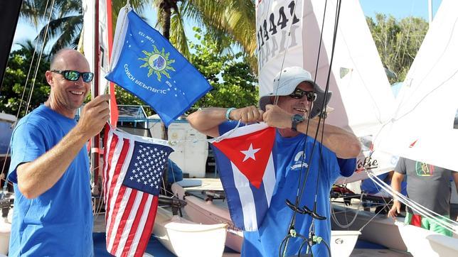 Cubanos y estadounidenses han realizado este martes una regata simbólica