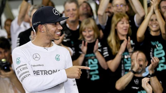 Lewis Hamilton, feliz en su estancia con la escudería Mercedes
