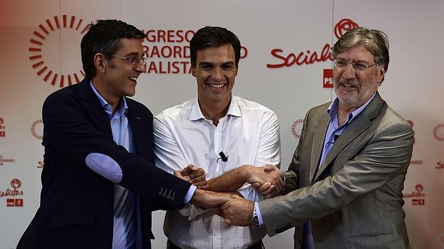 Eduardo Madina, Pedro Sánchez y Josá Antonio Pérez Tapias durante las elecciones para secretario general del PSOE