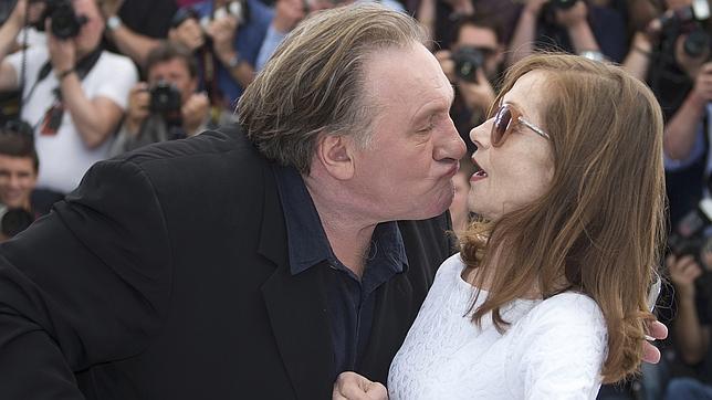 La «cobra» de Isabelle Huppert a Gerard Depardieu en Cannes