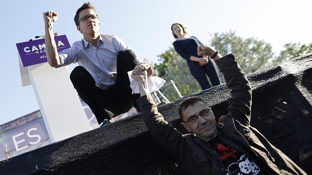 Monedero reaparece en el mitin de cierre de campaña de Podemos