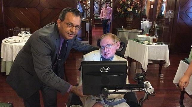 La visita de Stephen Hawking, el año pasado, un hito para la casa