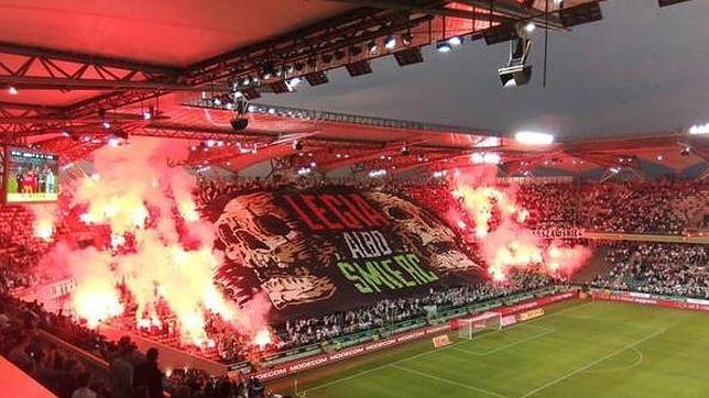 El infernal tifo de los ultras del Legia de Varsovia