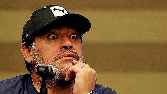 Maradona sobre Blatter: «En la FIFA tenemos a un dictador de por vida»