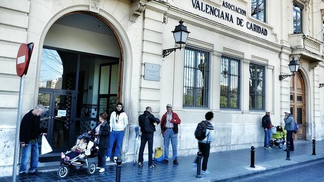 Uno de cada cuatro hogares valencianos viven en el umbral de la pobreza