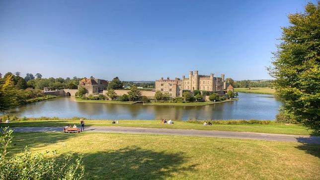 Castillo de Leds, completamente rodeado de agua