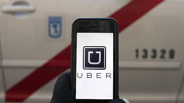 Uber se defiende ante el juez y sostiene que es únicamente una «aplicación»