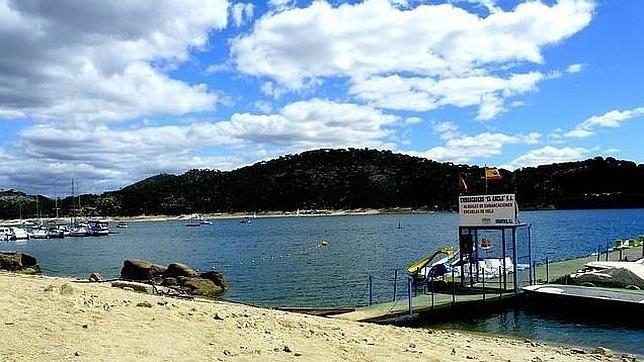 Vistas del Pantano de San Juan desde el embarcadero
