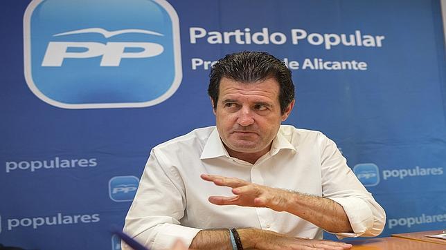 Imagen de José Císcar en la sede del PP de Alicante