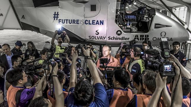 El Solar Impulse II inicia la etapa más larga de su recorrido, de Nankin a Hawaii