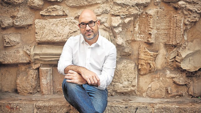 Imagen del novelista valenciano Jordi Llobregat