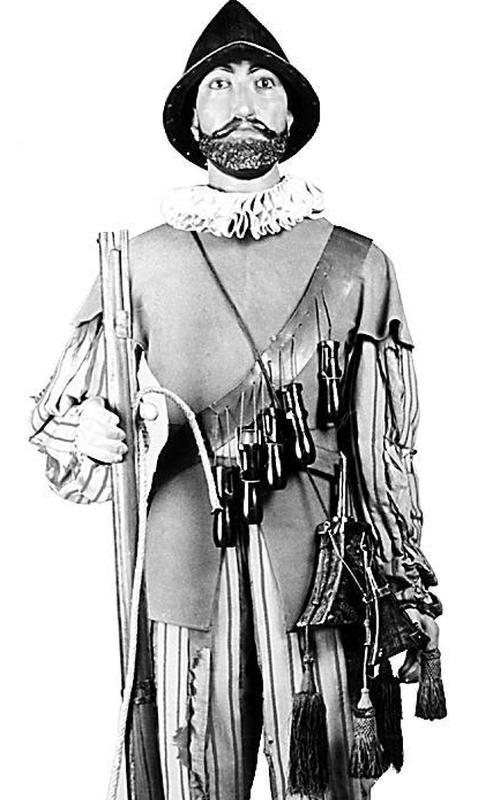 Equipo de un arcabucero (los Doce Apóstols, en el centro)