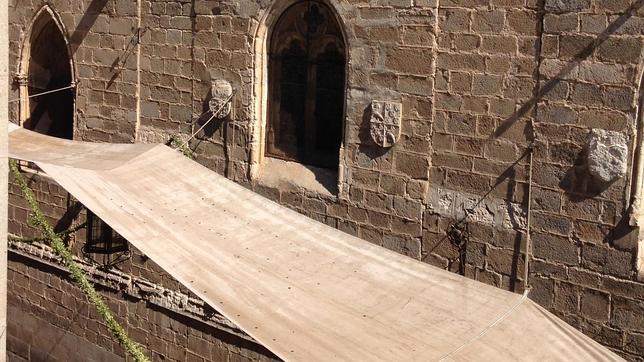 Sobrevolando los toldos del Corpus