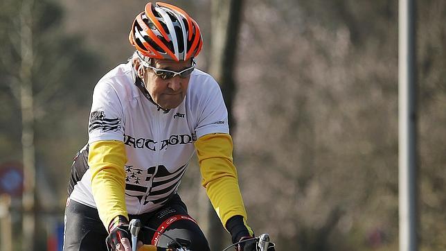 John Kerry, los madrugones ciclistas de un «súper atleta» de 71 años