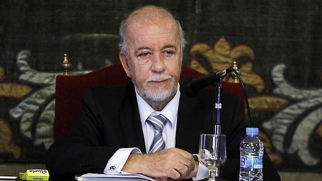 Miguel Valor sigue a la espera de los pactos para «facilitar» el traspaso