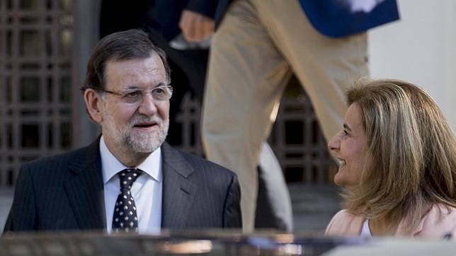 Mariano Rajoy junto a la ministra de Empleo, Fátima Báñez