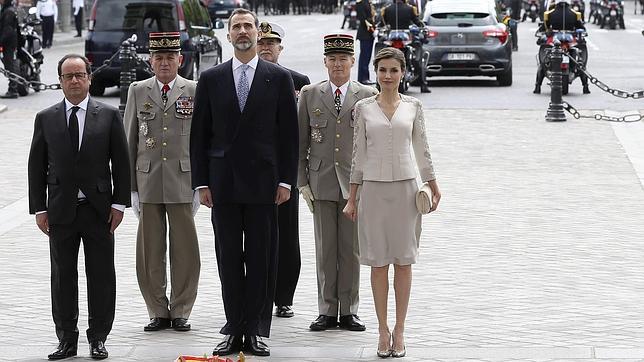 Ségolène Royal ejerce de «Primera Dama» en la bienvenida a los Reyes a Francia