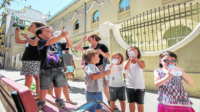 Calendario escolar: tripartito, hosteleros y sindicatos abogan por el 10 de septiembre