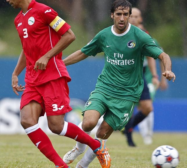 Raúl desata pasiones en el histórico partido del Cosmos de Nueva York en Cuba