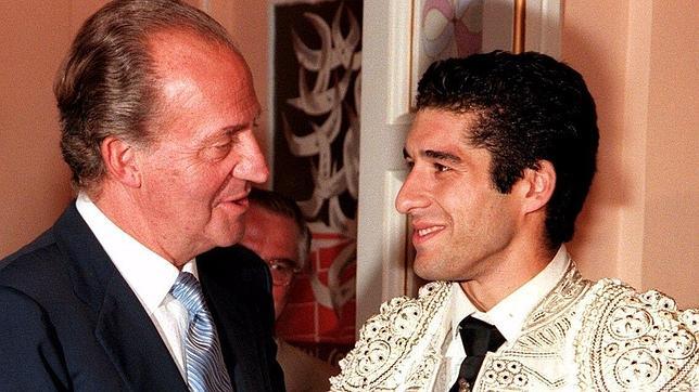Manuel Caballero, con Don Juan Carlos, al finalizar la Corrida de Beneficencia