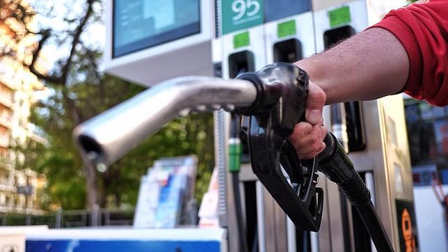 Los carburantes suben ligeramente y registran un nuevo máximo anual