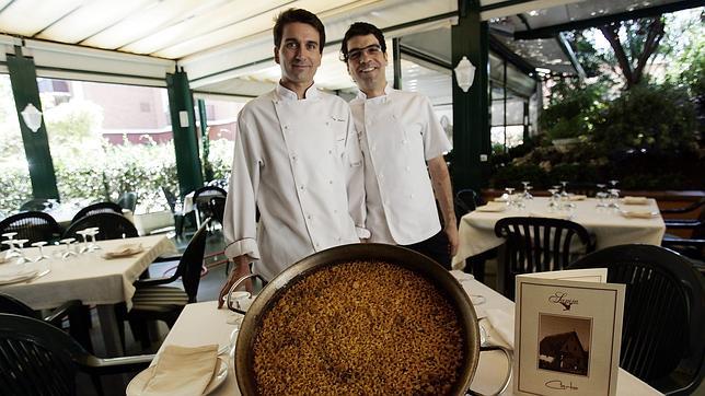 Samm lleva sirviendo paellas valencianas desde 1973