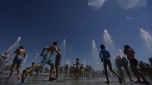 El fin de semana trae lluvias en el norte y calor de hasta 35ºC en el suroeste