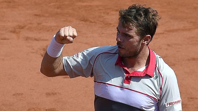 Wawrinka celebra un punto contra Tsonga en semifinales de Roland Garros