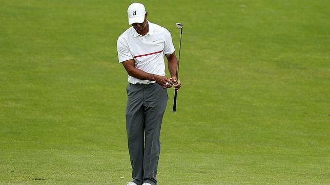 Tiger Woods firma su peor tarjeta como profesional: 85 golpes